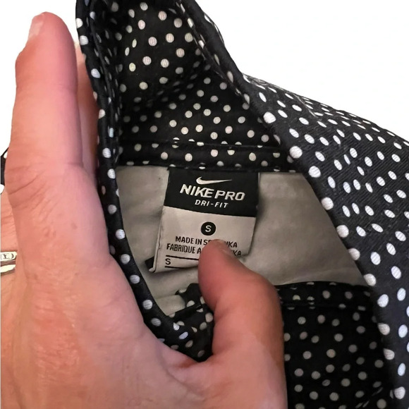 Women’s size small Nike polkadot quarter zip running althletic jacket like new - Picture 5 of 6